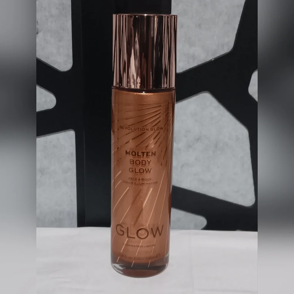 Revolution Glow: Molten Body Glow - Face & Body Liquid Illuminator -